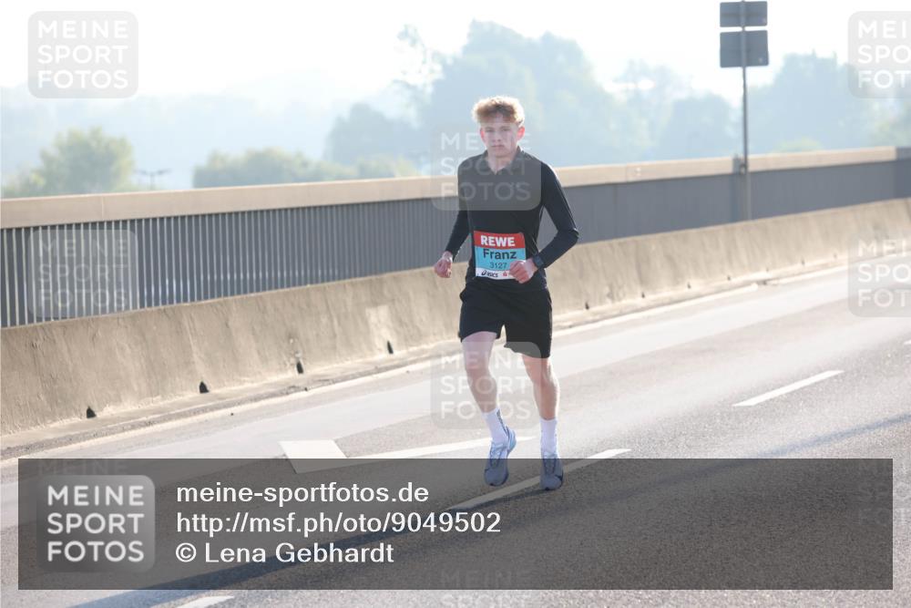 03.10.2025 - Köhlbrandbrückenlauf Lena Gebhardt http://msf.ph/oto/9049502 03.10.2025 09:12:55 Position 1 3127 meine-sportfotos.de