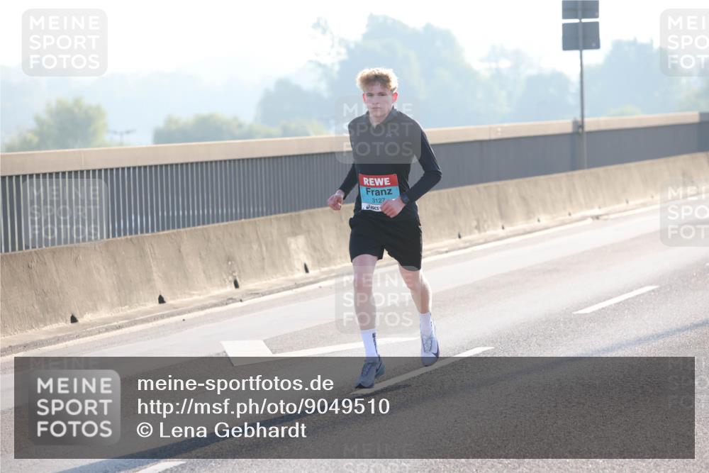 03.10.2025 - Köhlbrandbrückenlauf Lena Gebhardt http://msf.ph/oto/9049510 03.10.2025 09:12:55 Position 1 3127 meine-sportfotos.de