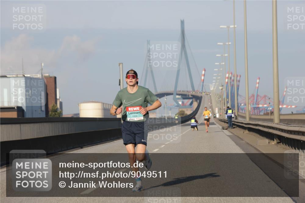 03.10.2025 - Köhlbrandbrückenlauf Jannik Wohlers http://msf.ph/oto/9049511 03.10.2025 09:34:26 Position 3 1008 meine-sportfotos.de