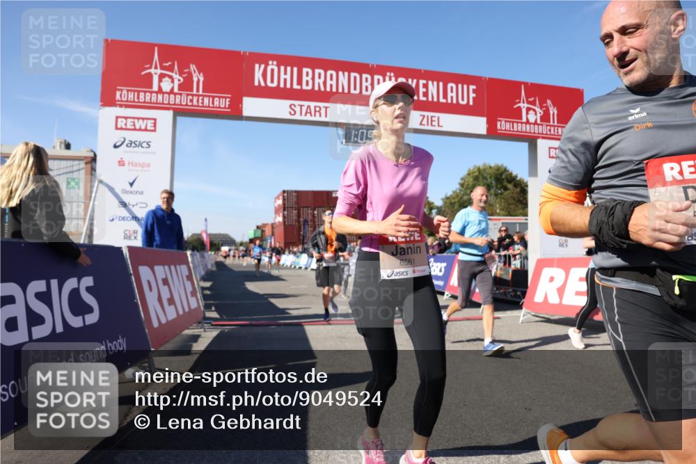 03.10.2025 - Köhlbrandbrückenlauf Lena Gebhardt http://msf.ph/oto/9049524 03.10.2025 13:05:02 Ziel 4098, 4175, 4217, 4240, 4256, 4751, 5670, 5785, 5951, 5952, 6561, 6719 meine-sportfotos.de