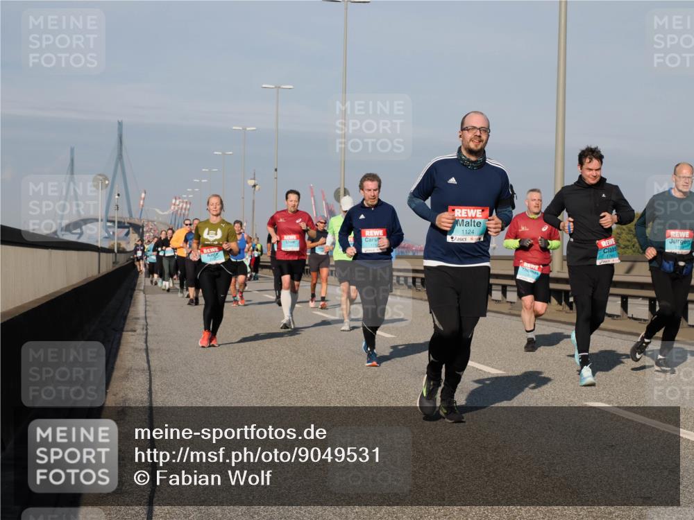 03.10.2025 - Köhlbrandbrückenlauf Fabian Wolf http://msf.ph/oto/9049531 03.10.2025 10:00:59 Position 3 1712, 1124, 1760 meine-sportfotos.de