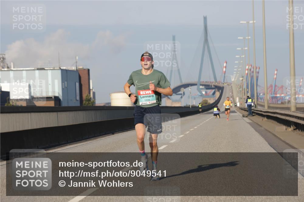 03.10.2025 - Köhlbrandbrückenlauf Jannik Wohlers http://msf.ph/oto/9049541 03.10.2025 09:34:27 Position 3 1008 meine-sportfotos.de