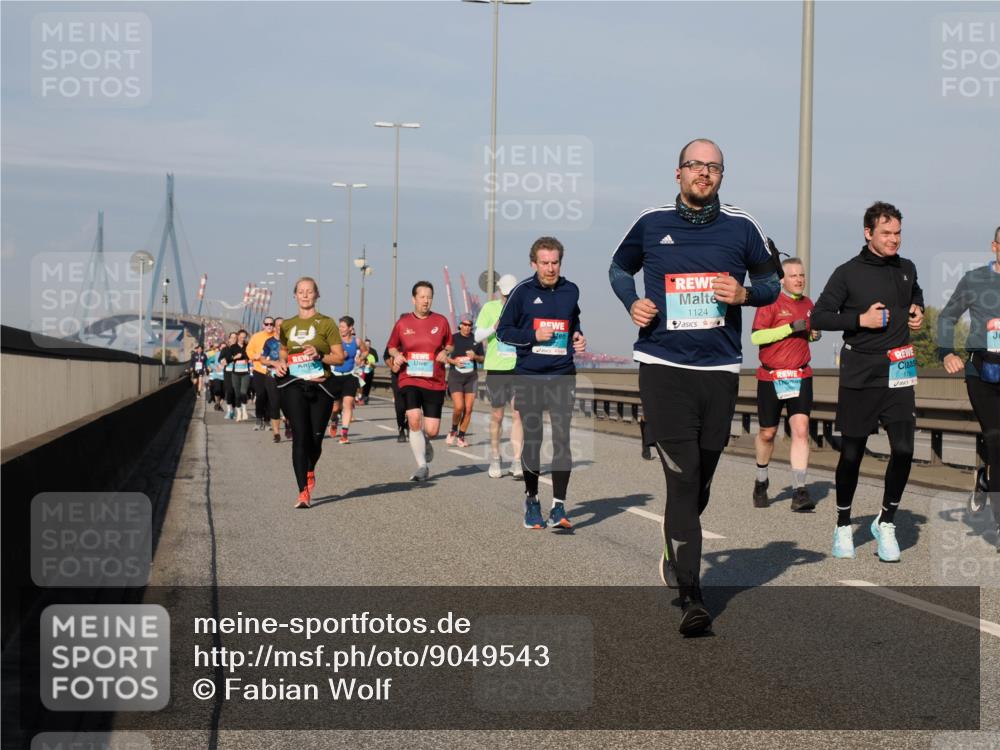 03.10.2025 - Köhlbrandbrückenlauf Fabian Wolf http://msf.ph/oto/9049543 03.10.2025 10:00:59 Position 3 1124 meine-sportfotos.de