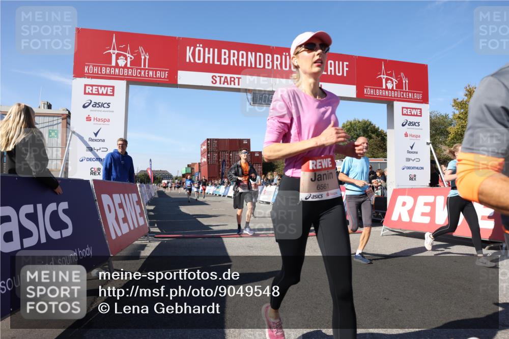 03.10.2025 - Köhlbrandbrückenlauf Lena Gebhardt http://msf.ph/oto/9049548 03.10.2025 13:05:03 Ziel 4098, 4175, 4217, 4240, 4256, 4751, 5670, 5785, 5951, 5952, 6561, 6719 meine-sportfotos.de
