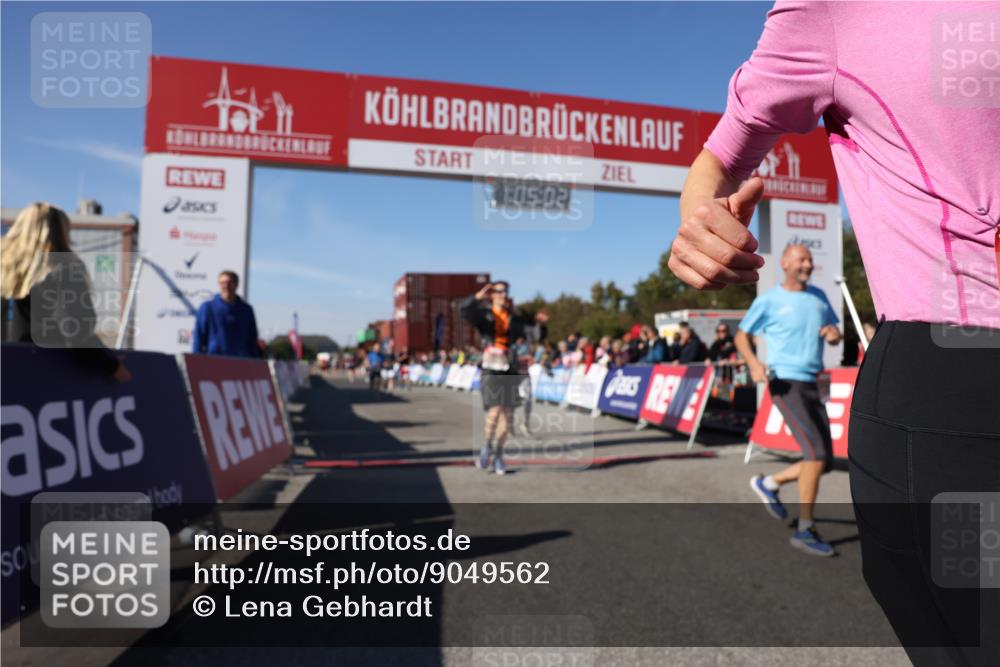 03.10.2025 - Köhlbrandbrückenlauf Lena Gebhardt http://msf.ph/oto/9049562 03.10.2025 13:05:03 Ziel 4098, 4175, 4217, 4240, 4256, 4751, 5670, 5785, 5951, 5952, 6561, 6719 meine-sportfotos.de
