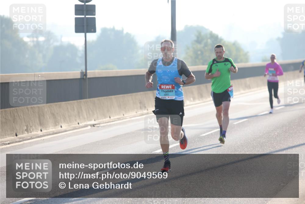 03.10.2025 - Köhlbrandbrückenlauf Lena Gebhardt http://msf.ph/oto/9049569 03.10.2025 09:13:03 Position 1 1041 meine-sportfotos.de