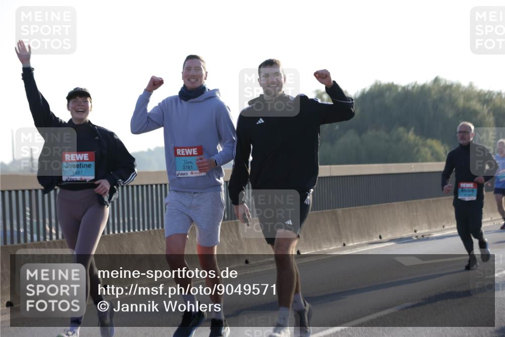 03.10.2025 - Köhlbrandbrückenlauf Jannik Wohlers http://msf.ph/oto/9049571 03.10.2025 09:18:27 Position 3 1487, 3781 meine-sportfotos.de