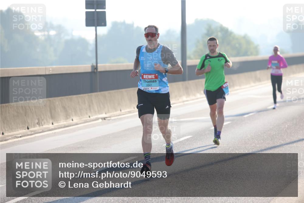 03.10.2025 - Köhlbrandbrückenlauf Lena Gebhardt http://msf.ph/oto/9049593 03.10.2025 09:13:04 Position 1 1041 meine-sportfotos.de