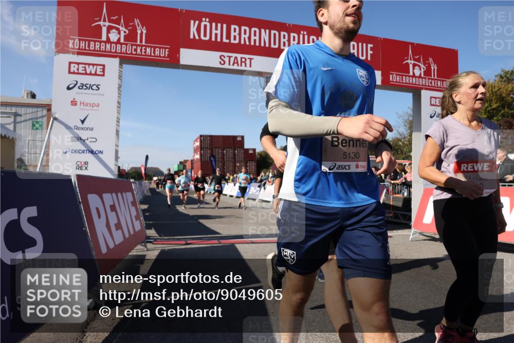 03.10.2025 - Köhlbrandbrückenlauf Lena Gebhardt http://msf.ph/oto/9049605 03.10.2025 13:21:00 Ziel 4680, 4915, 4916, 5006, 5084, 5130, 5156, 5169, 5363, 5377, 5501, 6282, 6296, 6645, 6646, 6648, 6650, 6703, 6780 meine-sportfotos.de