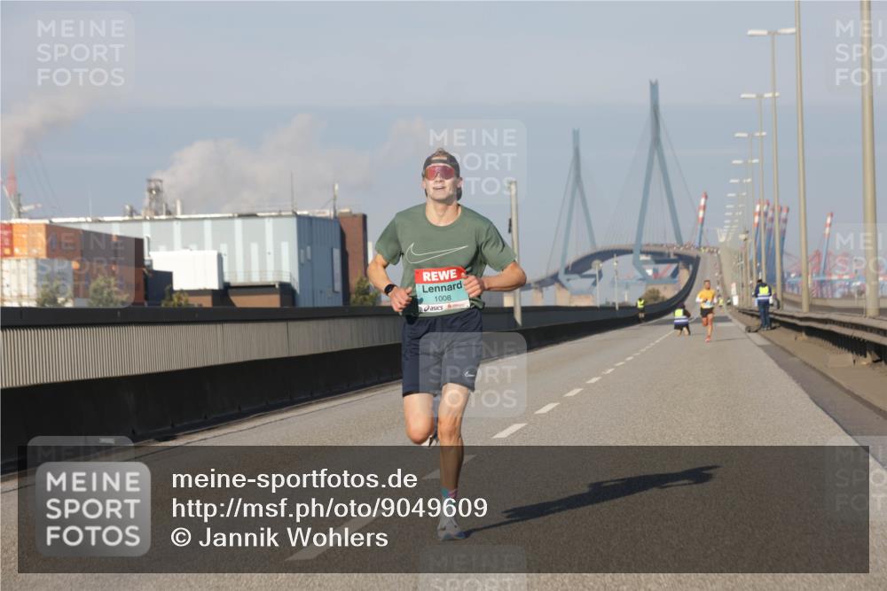 03.10.2025 - Köhlbrandbrückenlauf Jannik Wohlers http://msf.ph/oto/9049609 03.10.2025 09:34:27 Position 3 1008 meine-sportfotos.de