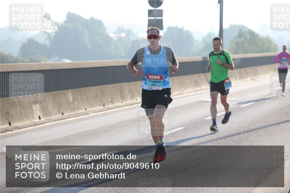 03.10.2025 - Köhlbrandbrückenlauf Lena Gebhardt http://msf.ph/oto/9049610 03.10.2025 09:13:05 Position 1 1041 meine-sportfotos.de