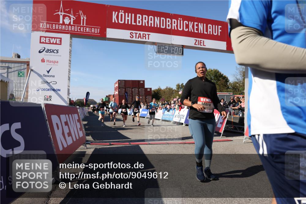 03.10.2025 - Köhlbrandbrückenlauf Lena Gebhardt http://msf.ph/oto/9049612 03.10.2025 13:21:00 Ziel 4680, 4915, 4916, 5006, 5084, 5130, 5156, 5169, 5363, 5377, 5501, 6282, 6296, 6645, 6646, 6648, 6650, 6703, 6780 meine-sportfotos.de
