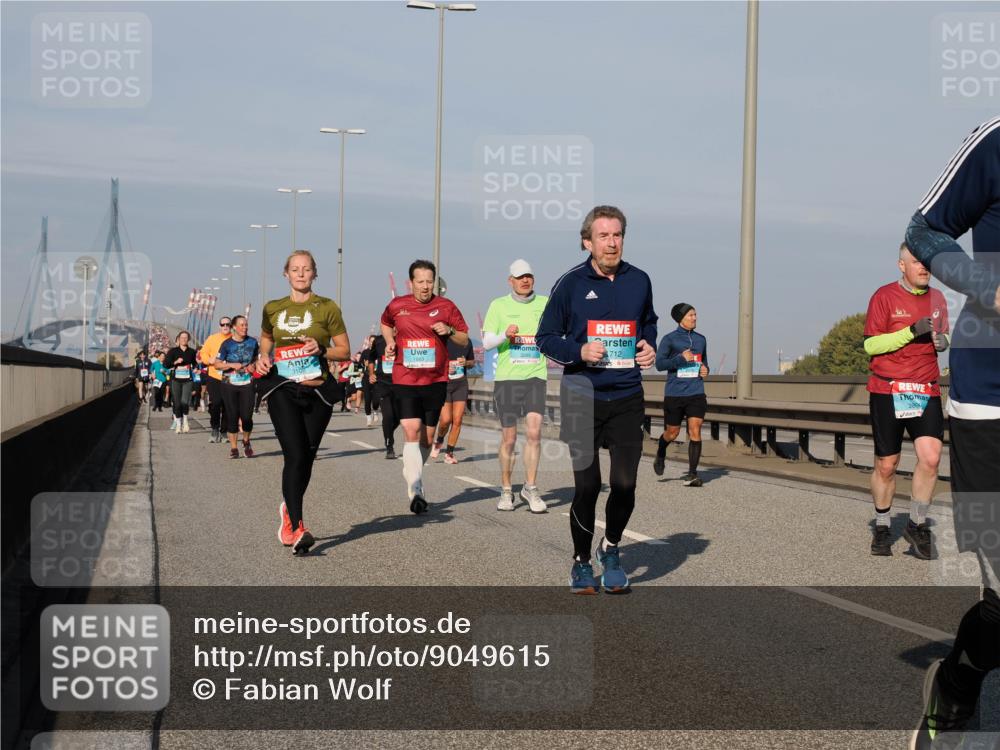 03.10.2025 - Köhlbrandbrückenlauf Fabian Wolf http://msf.ph/oto/9049615 03.10.2025 10:01:01 Position 3 1883, 3108, 712, 2800 meine-sportfotos.de