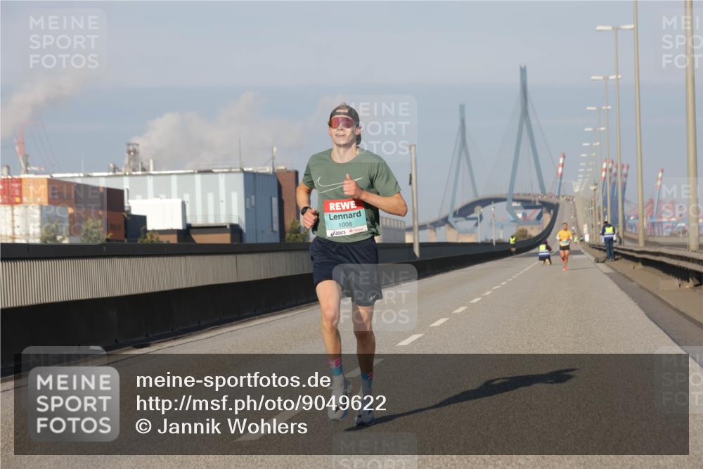 03.10.2025 - Köhlbrandbrückenlauf Jannik Wohlers http://msf.ph/oto/9049622 03.10.2025 09:34:27 Position 3 1008 meine-sportfotos.de