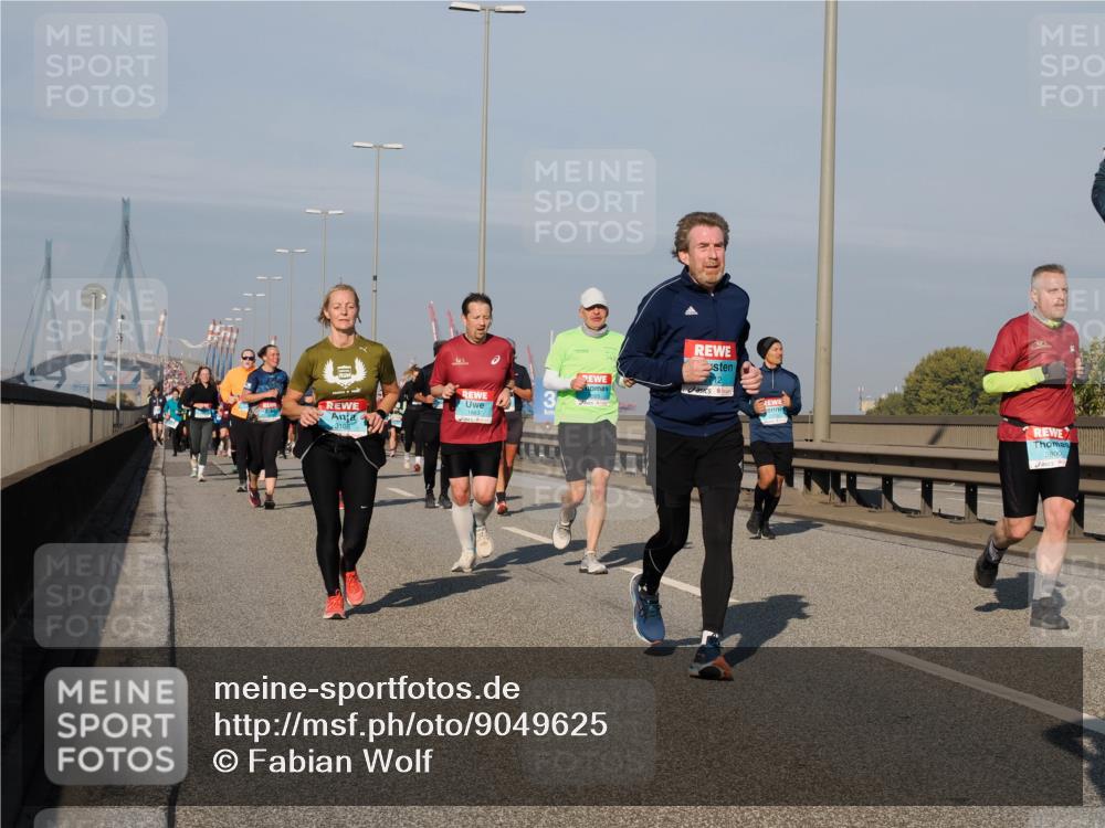 03.10.2025 - Köhlbrandbrückenlauf Fabian Wolf http://msf.ph/oto/9049625 03.10.2025 10:01:01 Position 3 3108, 1883 meine-sportfotos.de