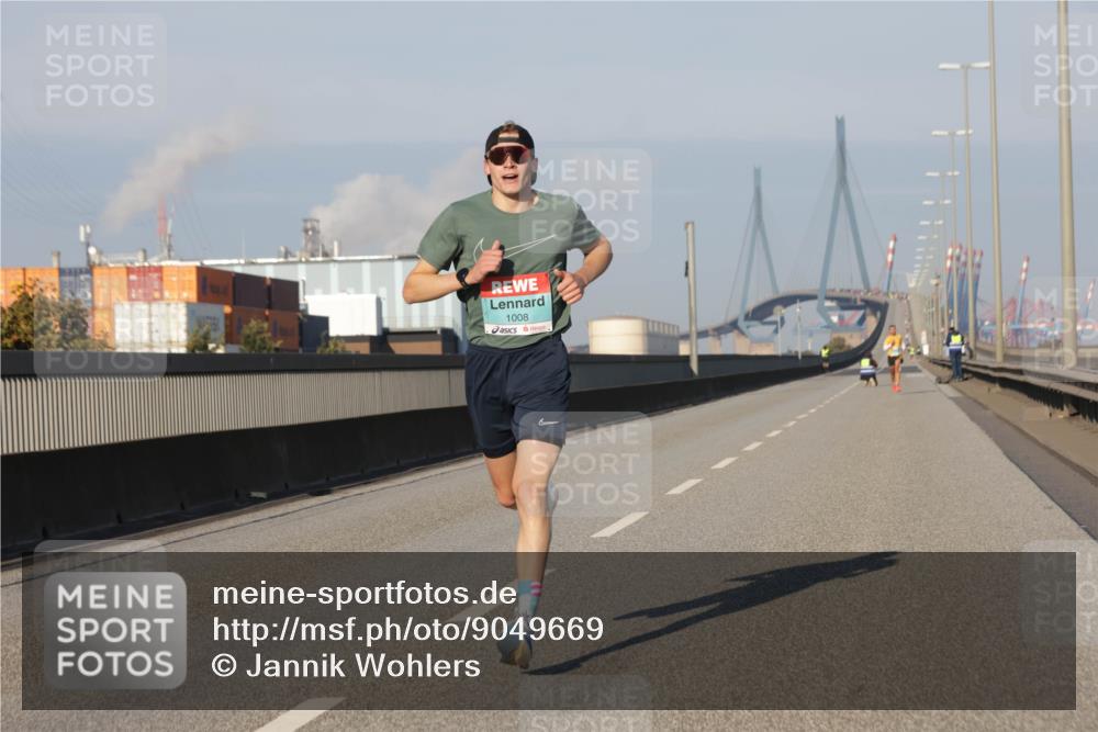 03.10.2025 - Köhlbrandbrückenlauf Jannik Wohlers http://msf.ph/oto/9049669 03.10.2025 09:34:28 Position 3 1008 meine-sportfotos.de