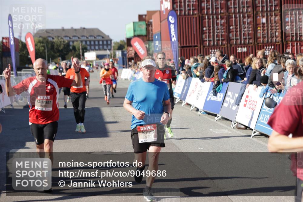 03.10.2025 - Köhlbrandbrückenlauf Jannik Wohlers http://msf.ph/oto/9049686 03.10.2025 13:07:51 Ziel 4159, 4310, 4382, 4639, 5993, 6120, 6163, 6244, 6285, 6384, 6409, 6651, 6696, 6800, 6821 meine-sportfotos.de