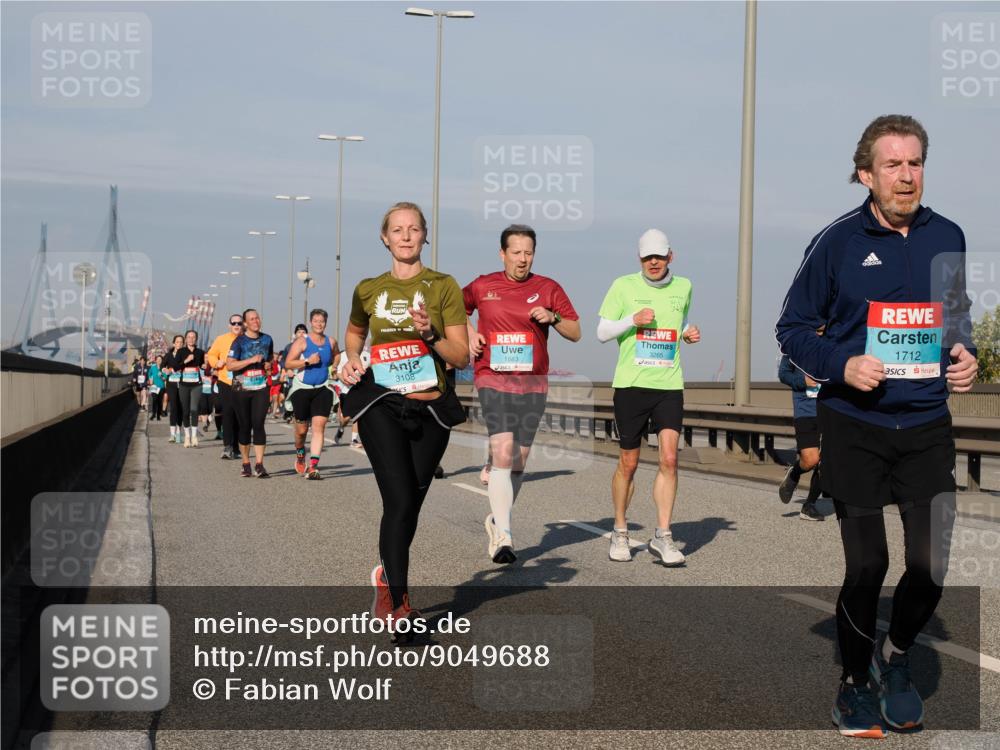 03.10.2025 - Köhlbrandbrückenlauf Fabian Wolf http://msf.ph/oto/9049688 03.10.2025 10:01:02 Position 3 3108, 1883, 3265, 1712 meine-sportfotos.de