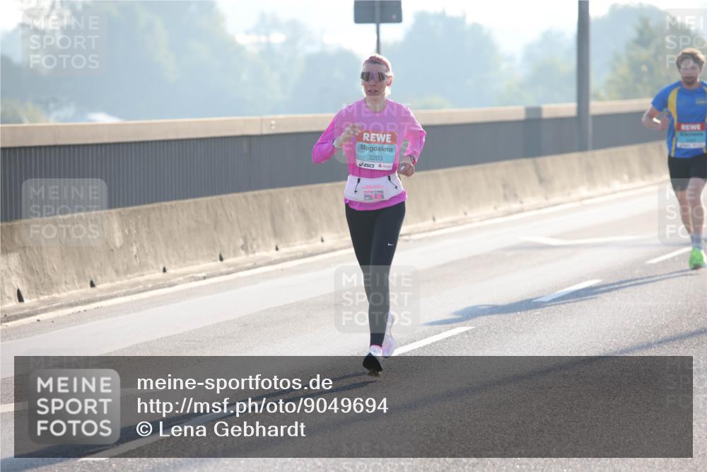 03.10.2025 - Köhlbrandbrückenlauf Lena Gebhardt http://msf.ph/oto/9049694 03.10.2025 09:13:10 Position 1 3203 meine-sportfotos.de