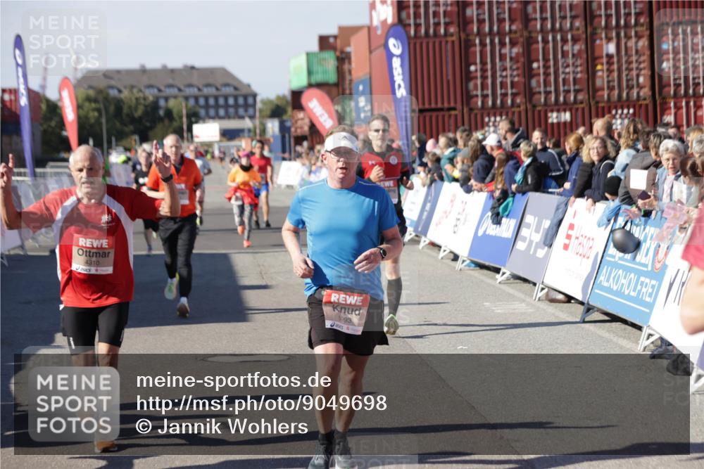 03.10.2025 - Köhlbrandbrückenlauf Jannik Wohlers http://msf.ph/oto/9049698 03.10.2025 13:07:51 Ziel 4159, 4310, 4382, 4639, 5993, 6120, 6163, 6244, 6285, 6384, 6409, 6651, 6696, 6800, 6821 meine-sportfotos.de