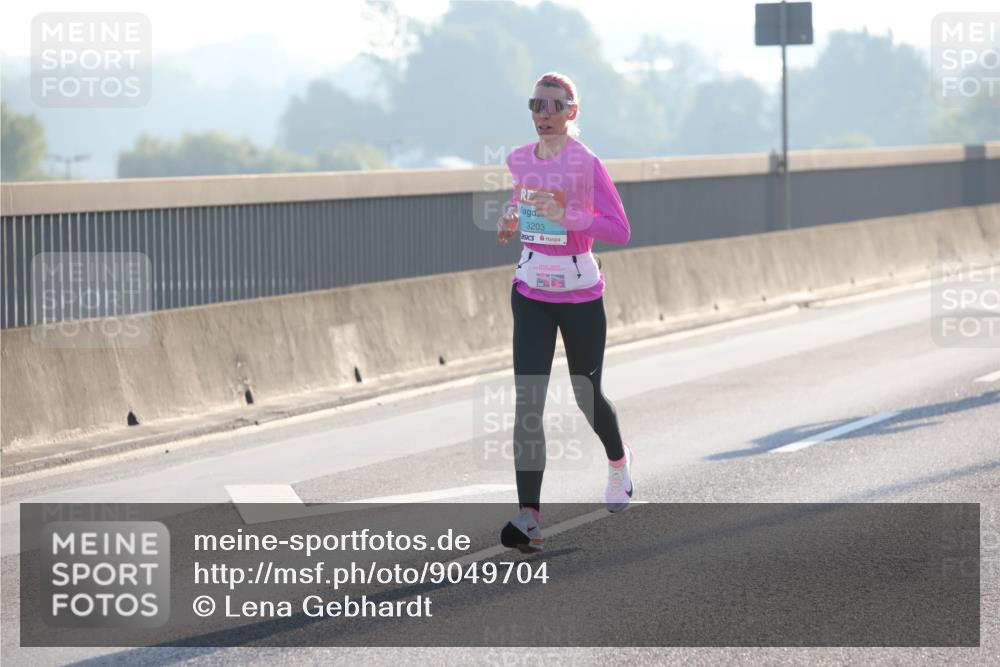 03.10.2025 - Köhlbrandbrückenlauf Lena Gebhardt http://msf.ph/oto/9049704 03.10.2025 09:13:11 Position 1 3203 meine-sportfotos.de