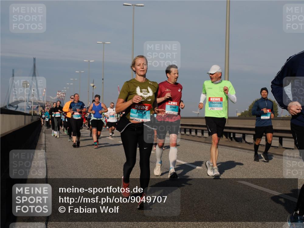 03.10.2025 - Köhlbrandbrückenlauf Fabian Wolf http://msf.ph/oto/9049707 03.10.2025 10:01:03 Position 3 3108, 24, 3265, 1883 meine-sportfotos.de