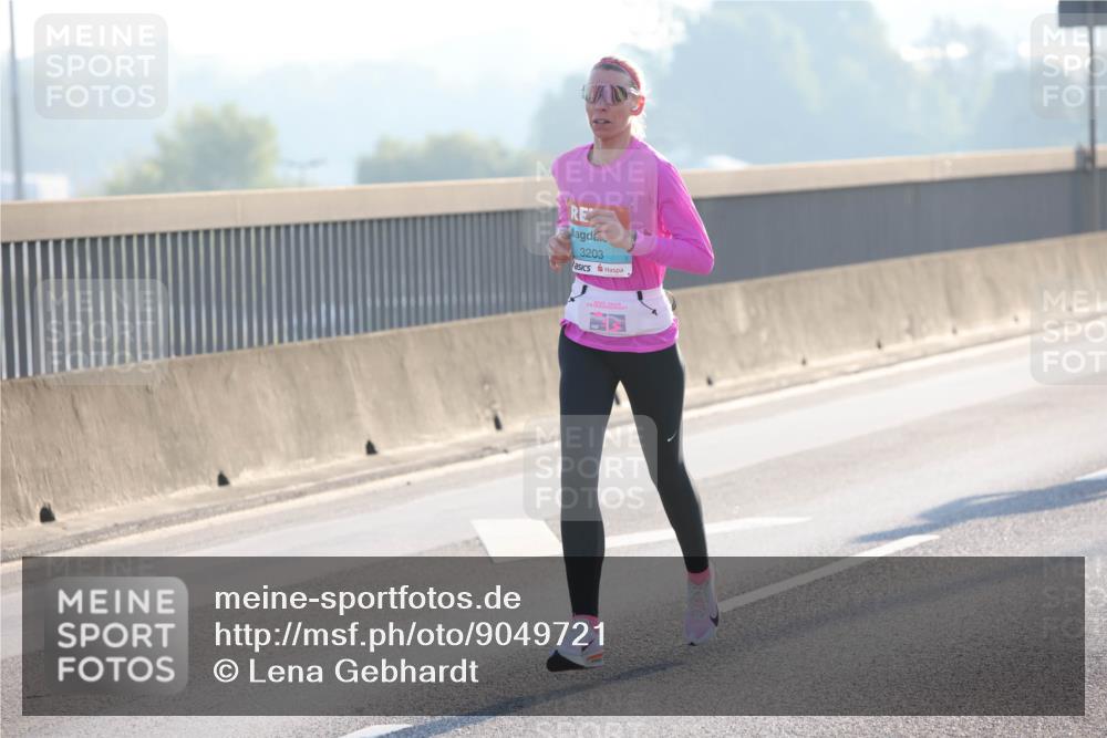03.10.2025 - Köhlbrandbrückenlauf Lena Gebhardt http://msf.ph/oto/9049721 03.10.2025 09:13:11 Position 1 3203 meine-sportfotos.de