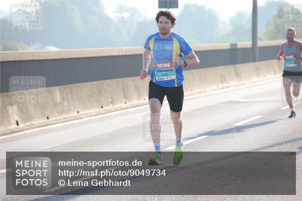 03.10.2025 - Köhlbrandbrückenlauf Lena Gebhardt http://msf.ph/oto/9049734 03.10.2025 09:13:13 Position 1 3304 meine-sportfotos.de