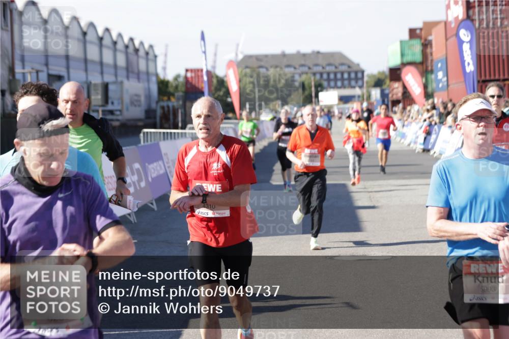 03.10.2025 - Köhlbrandbrückenlauf Jannik Wohlers http://msf.ph/oto/9049737 03.10.2025 13:07:52 Ziel 4159, 4310, 4382, 4639, 5993, 6120, 6163, 6244, 6285, 6384, 6409, 6651, 6696, 6800, 6821 meine-sportfotos.de