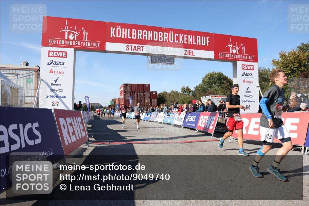 03.10.2025 - Köhlbrandbrückenlauf Lena Gebhardt http://msf.ph/oto/9049740 03.10.2025 13:05:09 Ziel 4098, 4175, 4256, 4490, 4585, 4751, 5670, 5785, 5951, 5952, 5969, 6561, 6719 meine-sportfotos.de