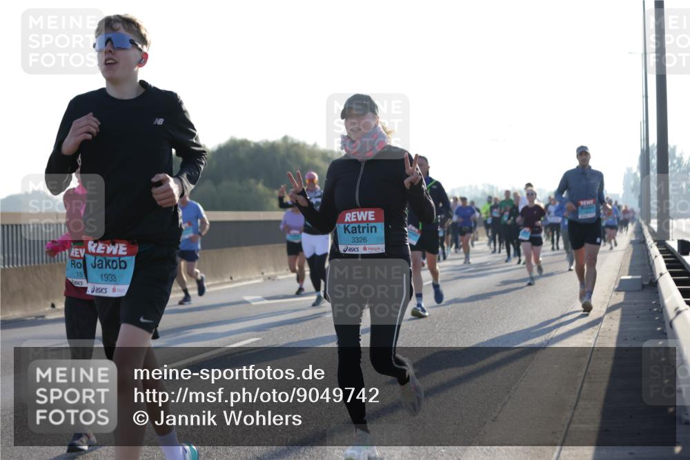 03.10.2025 - Köhlbrandbrückenlauf Jannik Wohlers http://msf.ph/oto/9049742 03.10.2025 09:18:31 Position 3 15, 1933, 3326 meine-sportfotos.de