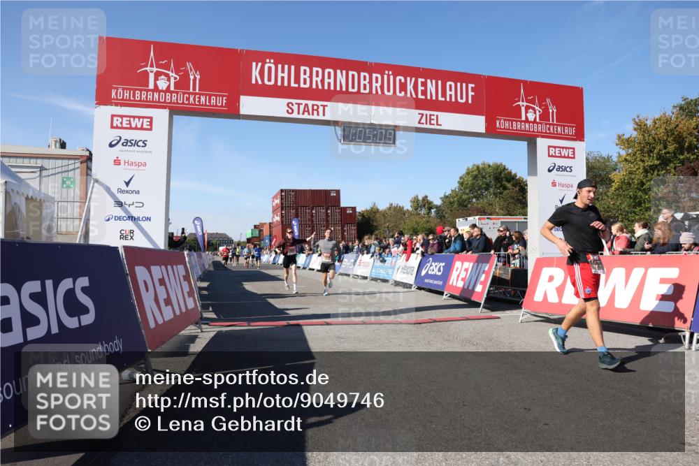 03.10.2025 - Köhlbrandbrückenlauf Lena Gebhardt http://msf.ph/oto/9049746 03.10.2025 13:05:10 Ziel 4098, 4175, 4256, 4390, 4490, 4585, 4751, 5670, 5785, 5951, 5952, 5969, 6561, 6719 meine-sportfotos.de