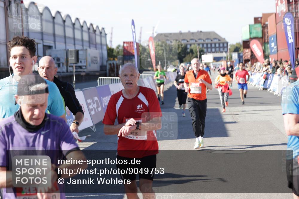 03.10.2025 - Köhlbrandbrückenlauf Jannik Wohlers http://msf.ph/oto/9049753 03.10.2025 13:07:52 Ziel 4159, 4310, 4382, 4639, 5993, 6120, 6163, 6244, 6285, 6384, 6409, 6651, 6696, 6800, 6821 meine-sportfotos.de