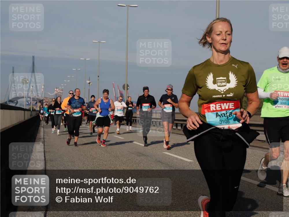 03.10.2025 - Köhlbrandbrückenlauf Fabian Wolf http://msf.ph/oto/9049762 03.10.2025 10:01:04 Position 3 3108, 3265 meine-sportfotos.de