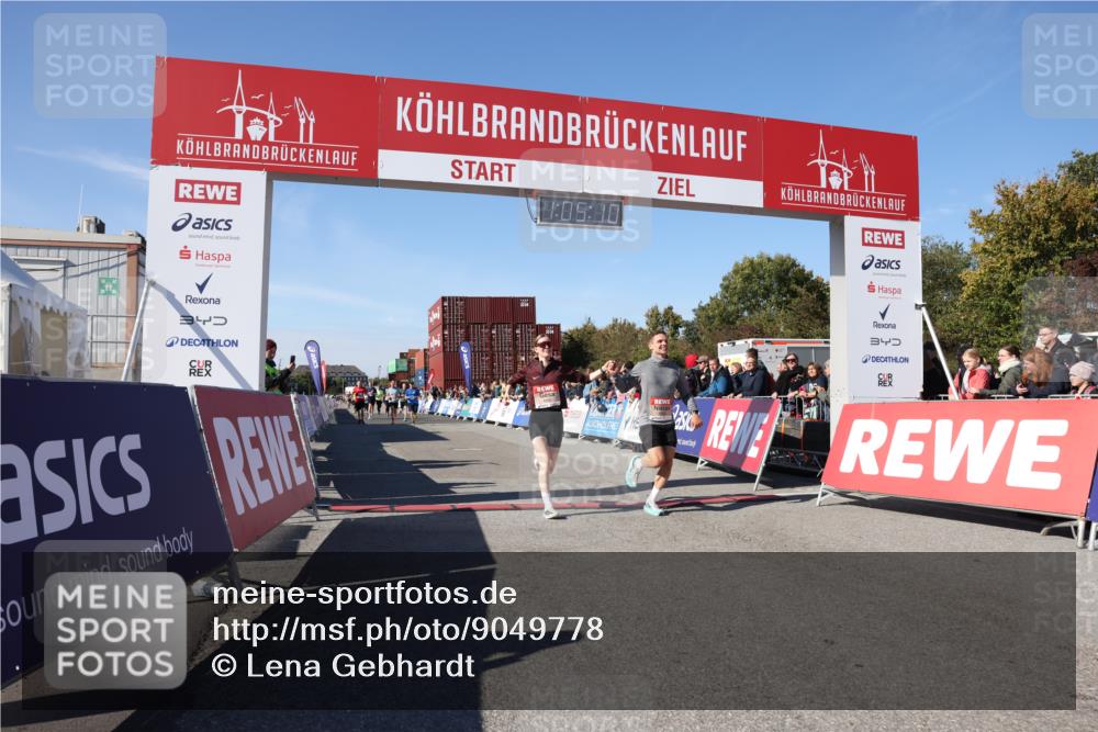 03.10.2025 - Köhlbrandbrückenlauf Lena Gebhardt http://msf.ph/oto/9049778 03.10.2025 13:05:11 Ziel 4098, 4175, 4256, 4344, 4390, 4490, 4585, 4751, 5785, 5951, 5969, 6081, 6719 meine-sportfotos.de