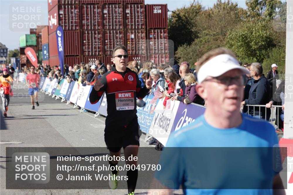 03.10.2025 - Köhlbrandbrückenlauf Jannik Wohlers http://msf.ph/oto/9049780 03.10.2025 13:07:53 Ziel 4159, 4310, 4382, 4639, 5959, 5993, 6120, 6163, 6244, 6285, 6348, 6384, 6409, 6651, 6696, 6821 meine-sportfotos.de