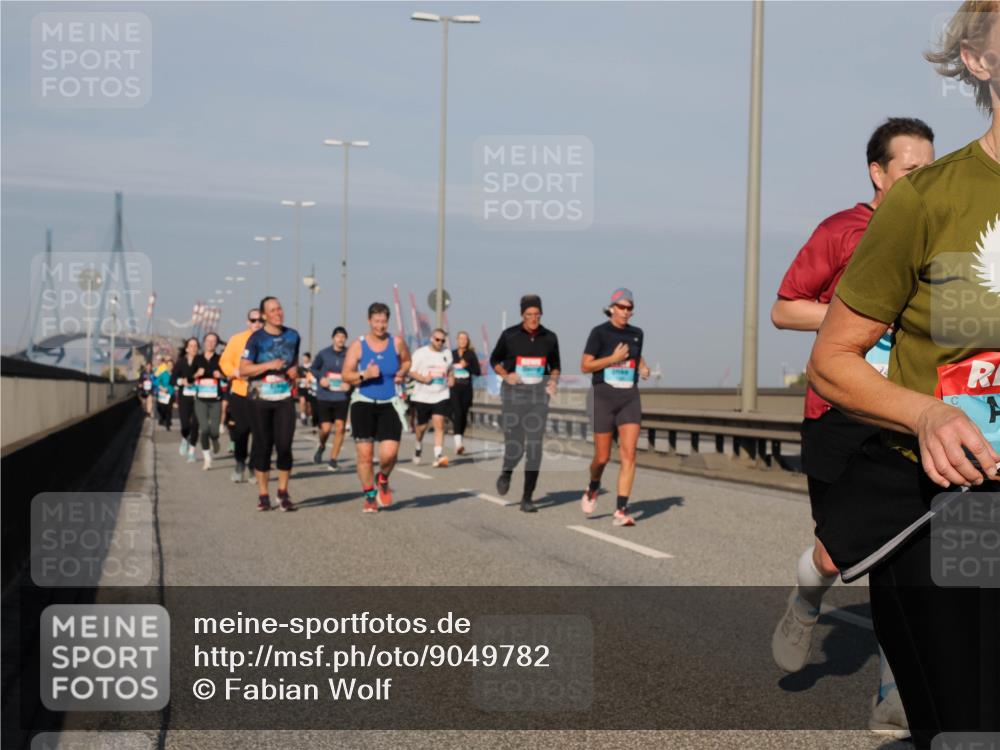 03.10.2025 - Köhlbrandbrückenlauf Fabian Wolf http://msf.ph/oto/9049782 03.10.2025 10:01:04 Position 3  meine-sportfotos.de