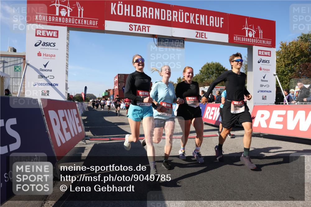 03.10.2025 - Köhlbrandbrückenlauf Lena Gebhardt http://msf.ph/oto/9049785 03.10.2025 13:21:03 Ziel 4680, 4749, 4915, 4916, 5006, 5084, 5130, 5156, 5169, 5363, 5377, 5501, 6282, 6296, 6645, 6646, 6648, 6650, 6756, 6780 meine-sportfotos.de