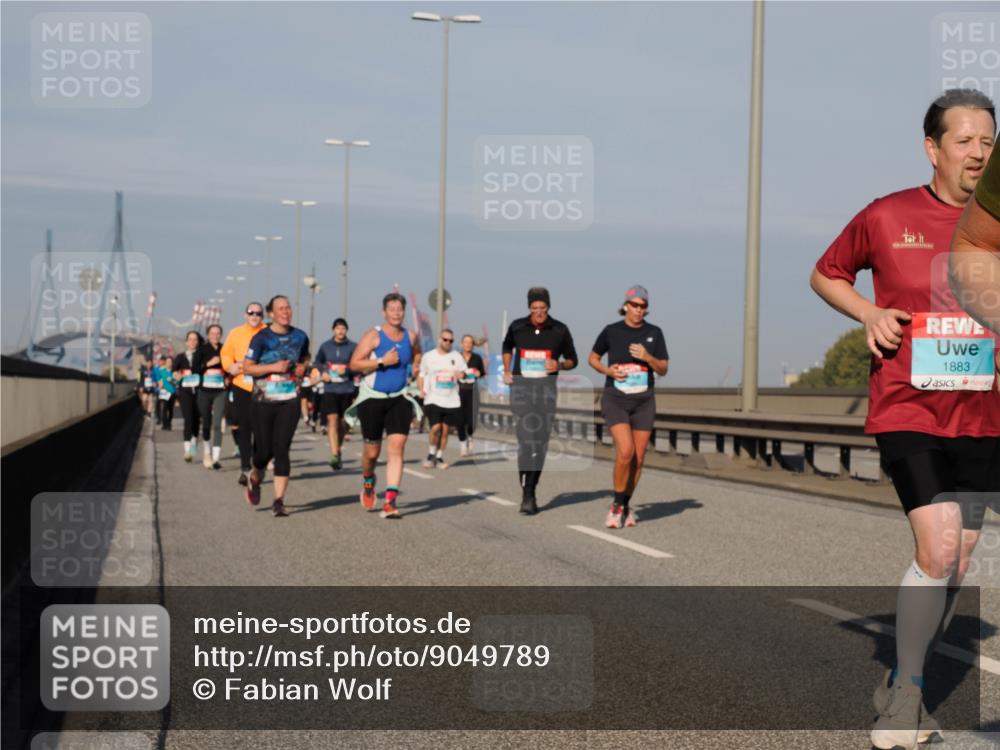 03.10.2025 - Köhlbrandbrückenlauf Fabian Wolf http://msf.ph/oto/9049789 03.10.2025 10:01:05 Position 3 1883 meine-sportfotos.de