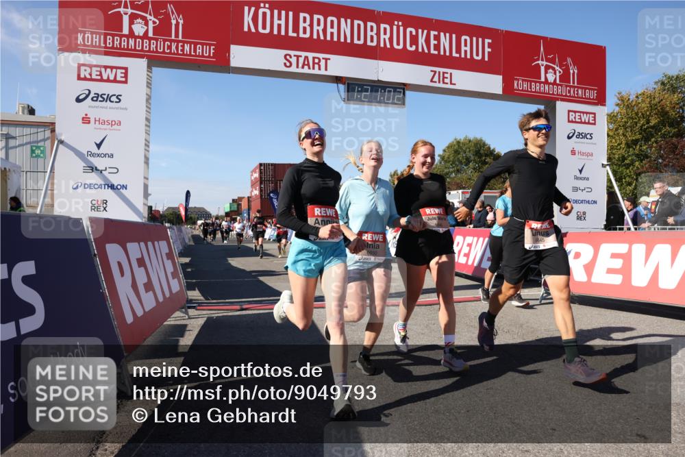 03.10.2025 - Köhlbrandbrückenlauf Lena Gebhardt http://msf.ph/oto/9049793 03.10.2025 13:21:03 Ziel 4680, 4749, 4915, 4916, 5006, 5084, 5130, 5156, 5169, 5363, 5377, 5501, 6282, 6296, 6645, 6646, 6648, 6650, 6756, 6780 meine-sportfotos.de