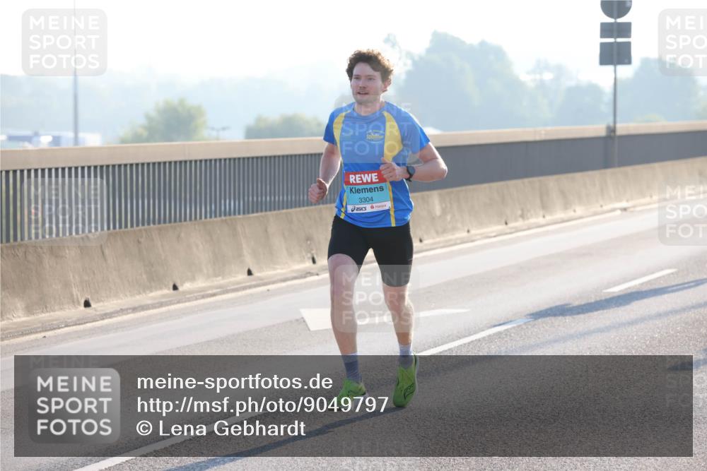 03.10.2025 - Köhlbrandbrückenlauf Lena Gebhardt http://msf.ph/oto/9049797 03.10.2025 09:13:15 Position 1 3304 meine-sportfotos.de