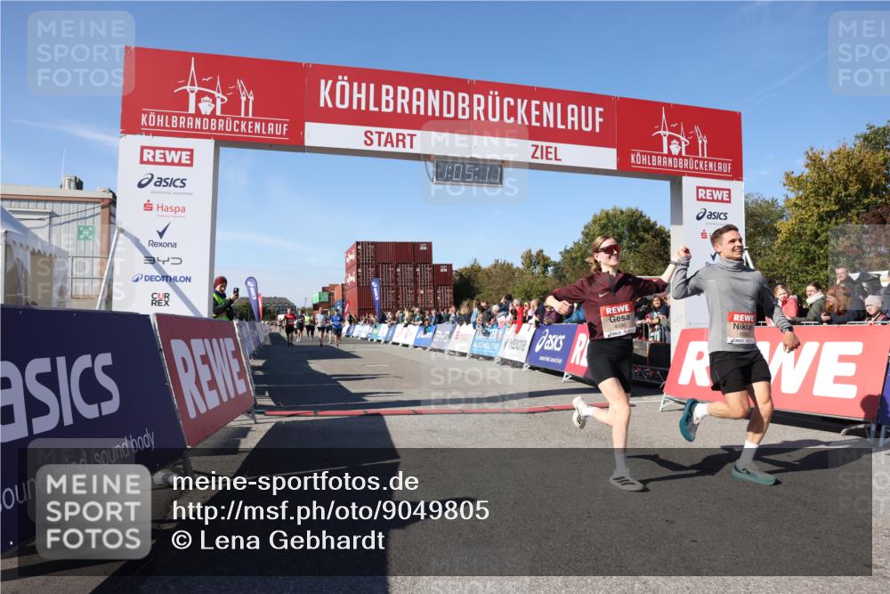 03.10.2025 - Köhlbrandbrückenlauf Lena Gebhardt http://msf.ph/oto/9049805 03.10.2025 13:05:11 Ziel 4098, 4175, 4256, 4344, 4390, 4490, 4585, 4751, 5785, 5951, 5969, 6081, 6719 meine-sportfotos.de
