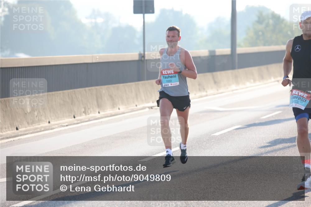 03.10.2025 - Köhlbrandbrückenlauf Lena Gebhardt http://msf.ph/oto/9049809 03.10.2025 09:13:16 Position 1 1022, 3463 meine-sportfotos.de