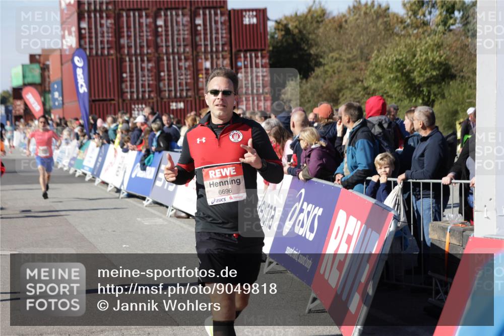 03.10.2025 - Köhlbrandbrückenlauf Jannik Wohlers http://msf.ph/oto/9049818 03.10.2025 13:07:53 Ziel 4159, 4310, 4382, 4639, 5959, 5993, 6120, 6163, 6244, 6285, 6348, 6384, 6409, 6651, 6696, 6821 meine-sportfotos.de