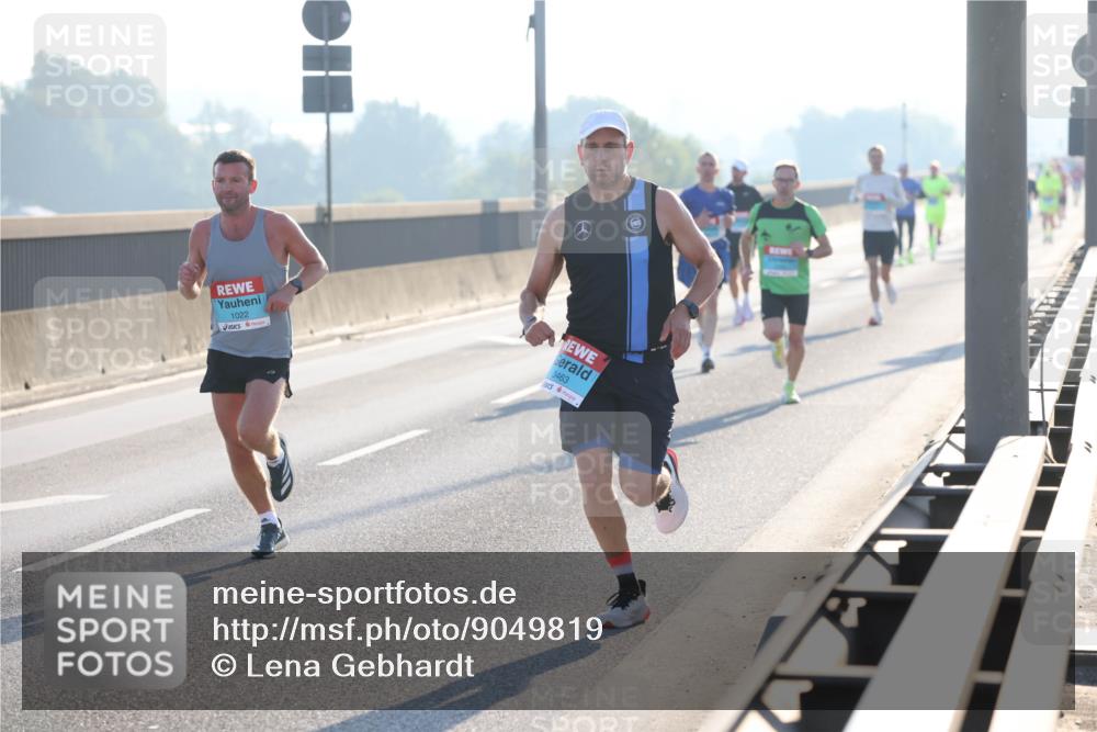 03.10.2025 - Köhlbrandbrückenlauf Lena Gebhardt http://msf.ph/oto/9049819 03.10.2025 09:13:17 Position 1 1022, 3463 meine-sportfotos.de