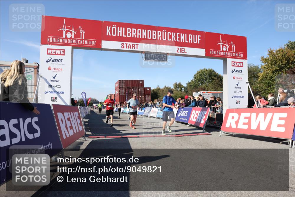 03.10.2025 - Köhlbrandbrückenlauf Lena Gebhardt http://msf.ph/oto/9049821 03.10.2025 13:05:16 Ziel 4098, 4256, 4272, 4344, 4390, 4490, 4496, 4585, 4877, 5637, 5969, 6041, 6044, 6081 meine-sportfotos.de