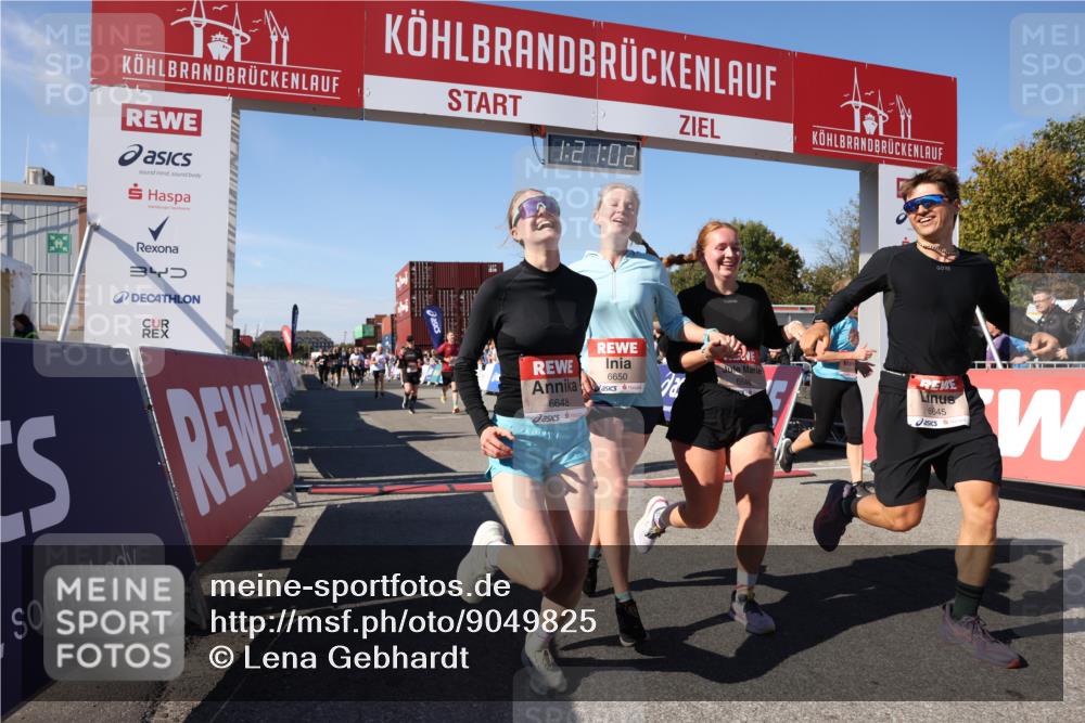 03.10.2025 - Köhlbrandbrückenlauf Lena Gebhardt http://msf.ph/oto/9049825 03.10.2025 13:21:03 Ziel 4680, 4749, 4915, 4916, 5006, 5084, 5130, 5156, 5169, 5363, 5377, 5501, 6282, 6296, 6645, 6646, 6648, 6650, 6756, 6780 meine-sportfotos.de