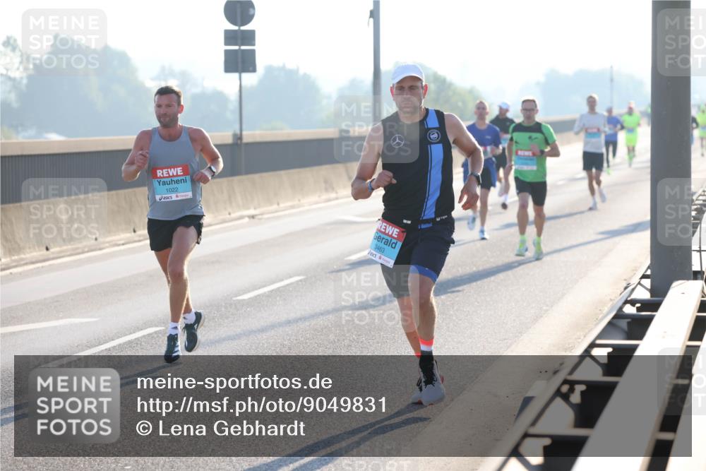 03.10.2025 - Köhlbrandbrückenlauf Lena Gebhardt http://msf.ph/oto/9049831 03.10.2025 09:13:17 Position 1 1022, 3463 meine-sportfotos.de