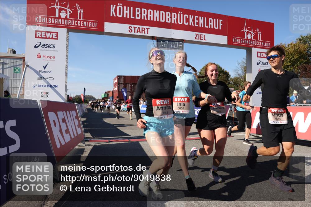03.10.2025 - Köhlbrandbrückenlauf Lena Gebhardt http://msf.ph/oto/9049838 03.10.2025 13:21:03 Ziel 4680, 4749, 4915, 4916, 5006, 5084, 5130, 5156, 5169, 5363, 5377, 5501, 6282, 6296, 6645, 6646, 6648, 6650, 6756, 6780 meine-sportfotos.de