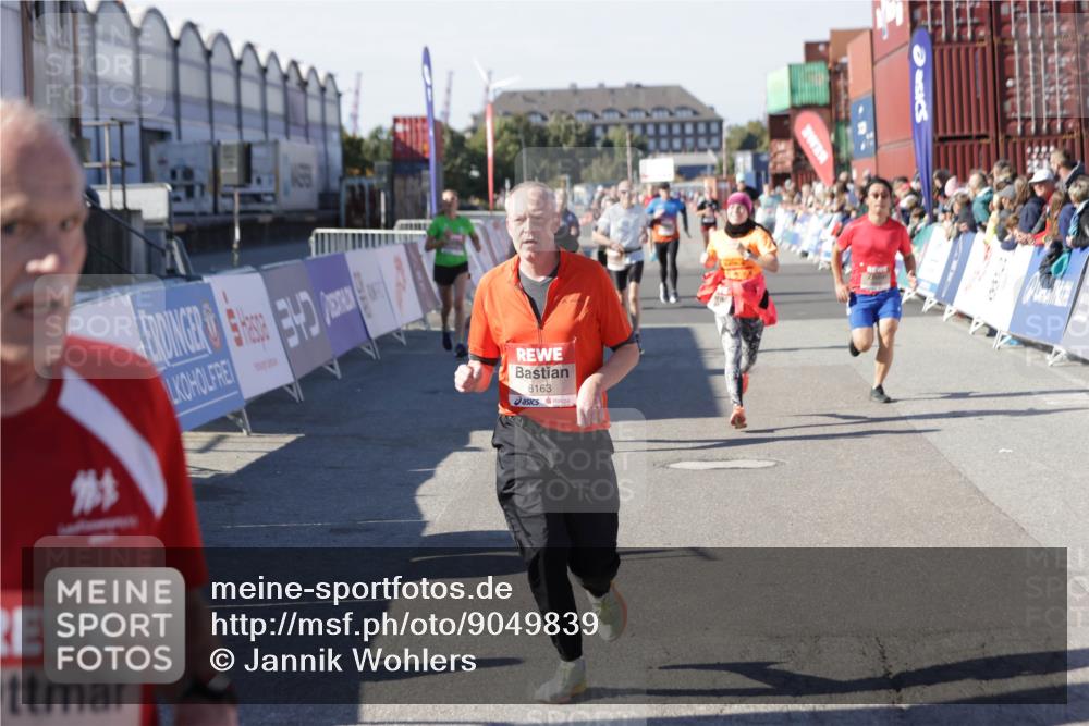 03.10.2025 - Köhlbrandbrückenlauf Jannik Wohlers http://msf.ph/oto/9049839 03.10.2025 13:07:54 Ziel 4159, 4310, 4382, 4639, 5959, 5993, 6120, 6163, 6244, 6285, 6348, 6384, 6409, 6651, 6696, 6821 meine-sportfotos.de